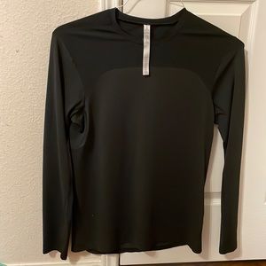 Lululemon size M long sleeve